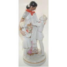 Pioneers Unique USSR Chudovo Porcelain figurine 1958